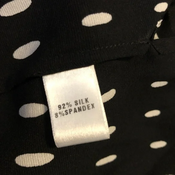 St. John Stylish Black and White Women's Top - Picture 6 of 8